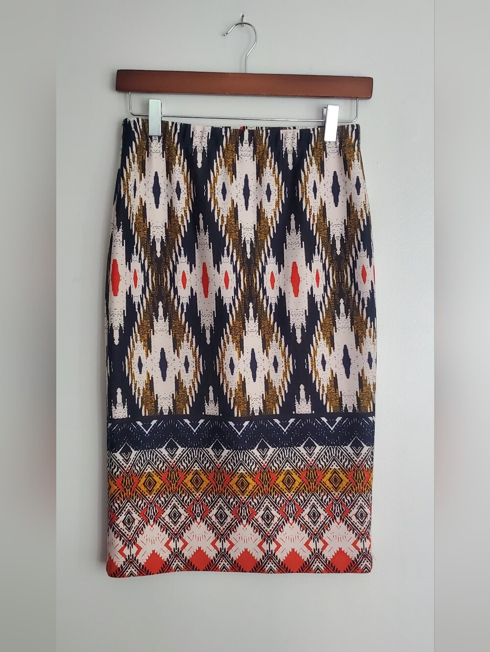 Maeve Ikat-Pattern Pencil Skirt — Navy, Coral & Cream Size Small